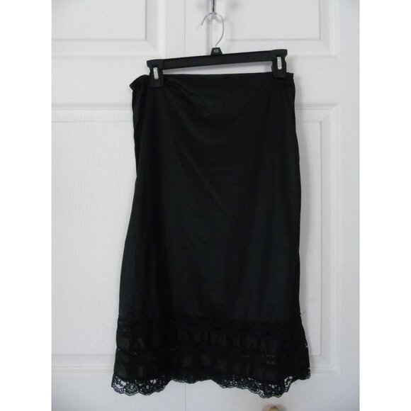 Vintage 1960's Women's Black Slip "Movie Star" Size Small Three Rows Of Lace